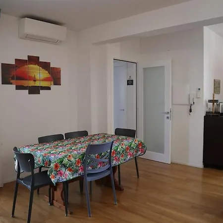Modern Three-room With Parquet And Air Conditioning - I Limoni